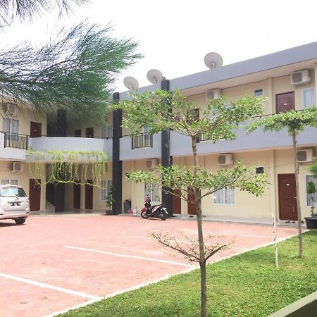 Hotel The Village Syariah Pekanbaru Bagian luar foto
