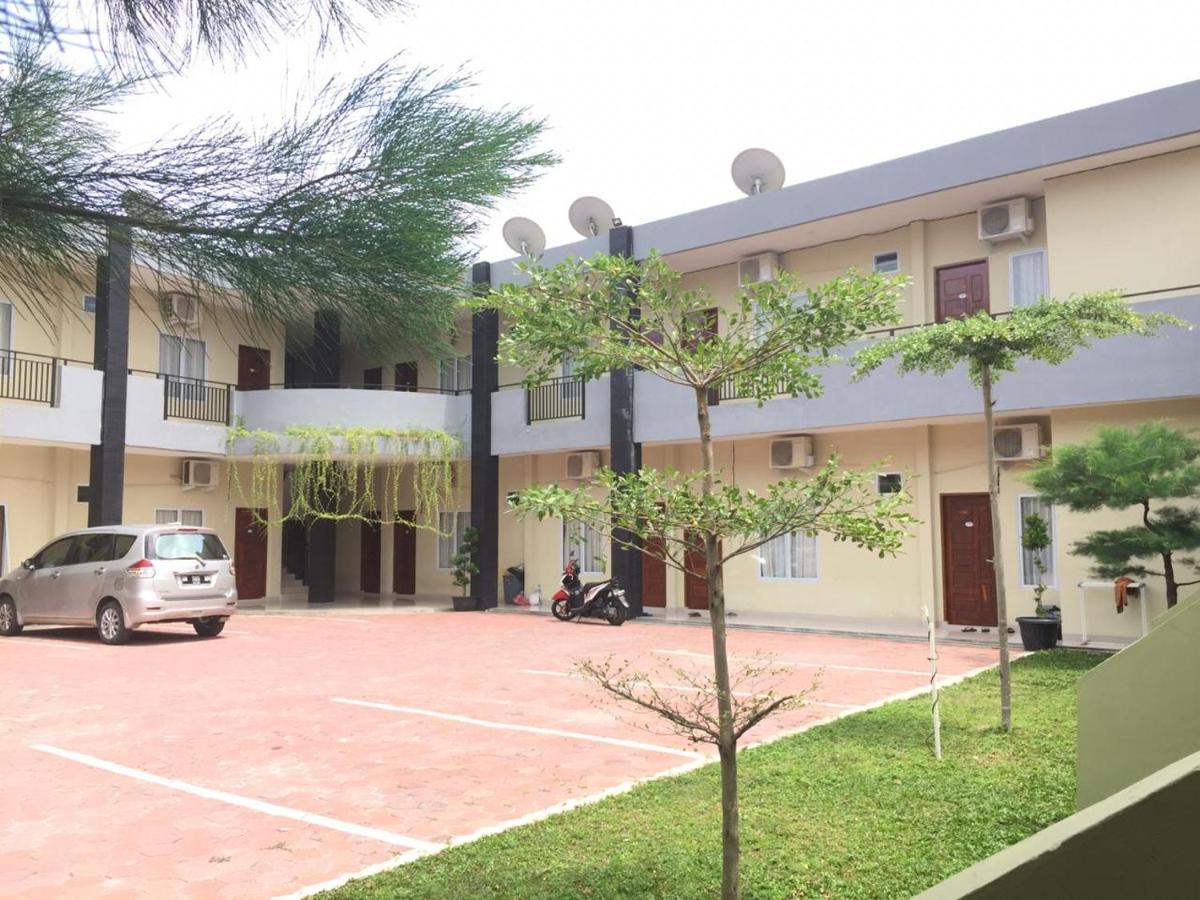 Hotel The Village Syariah Pekanbaru Bagian luar foto