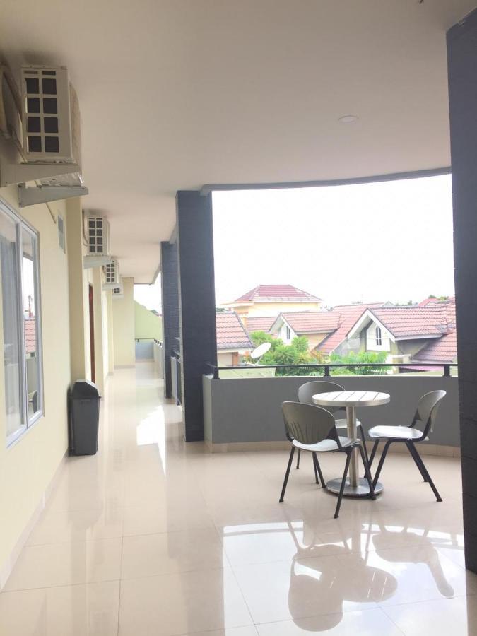 Hotel The Village Syariah Pekanbaru Bagian luar foto