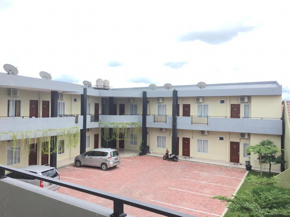 Hotel The Village Syariah Pekanbaru Bagian luar foto